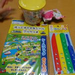 Seriaのこむぎねんどとシールブックを購入！