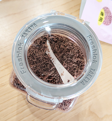 全部いれてスプーンも容器に入りました。